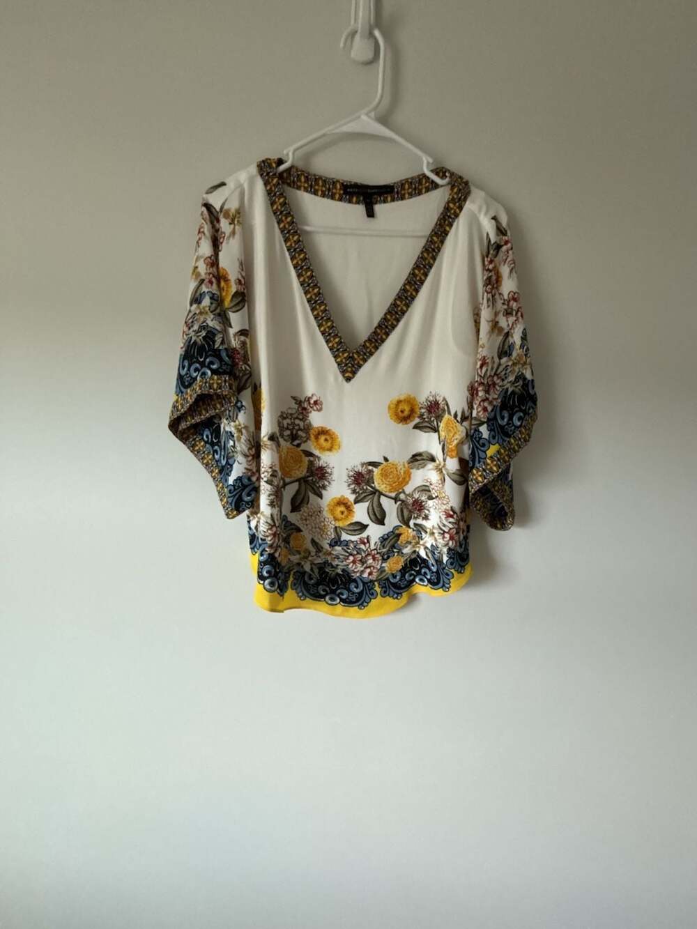 White House Black Market Floral and Paisley V-Neck Blouse Size XS